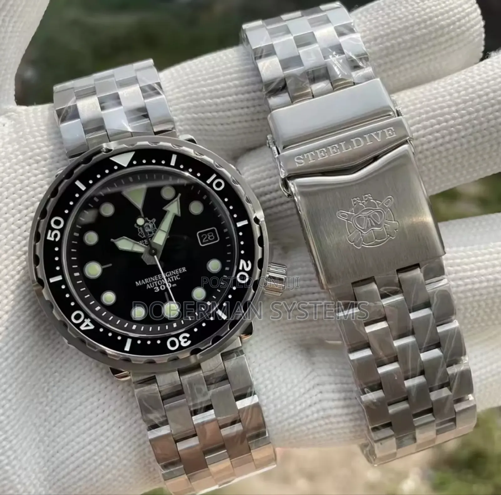 Automatic/Mechanical Watch. Steeldive Sd1975