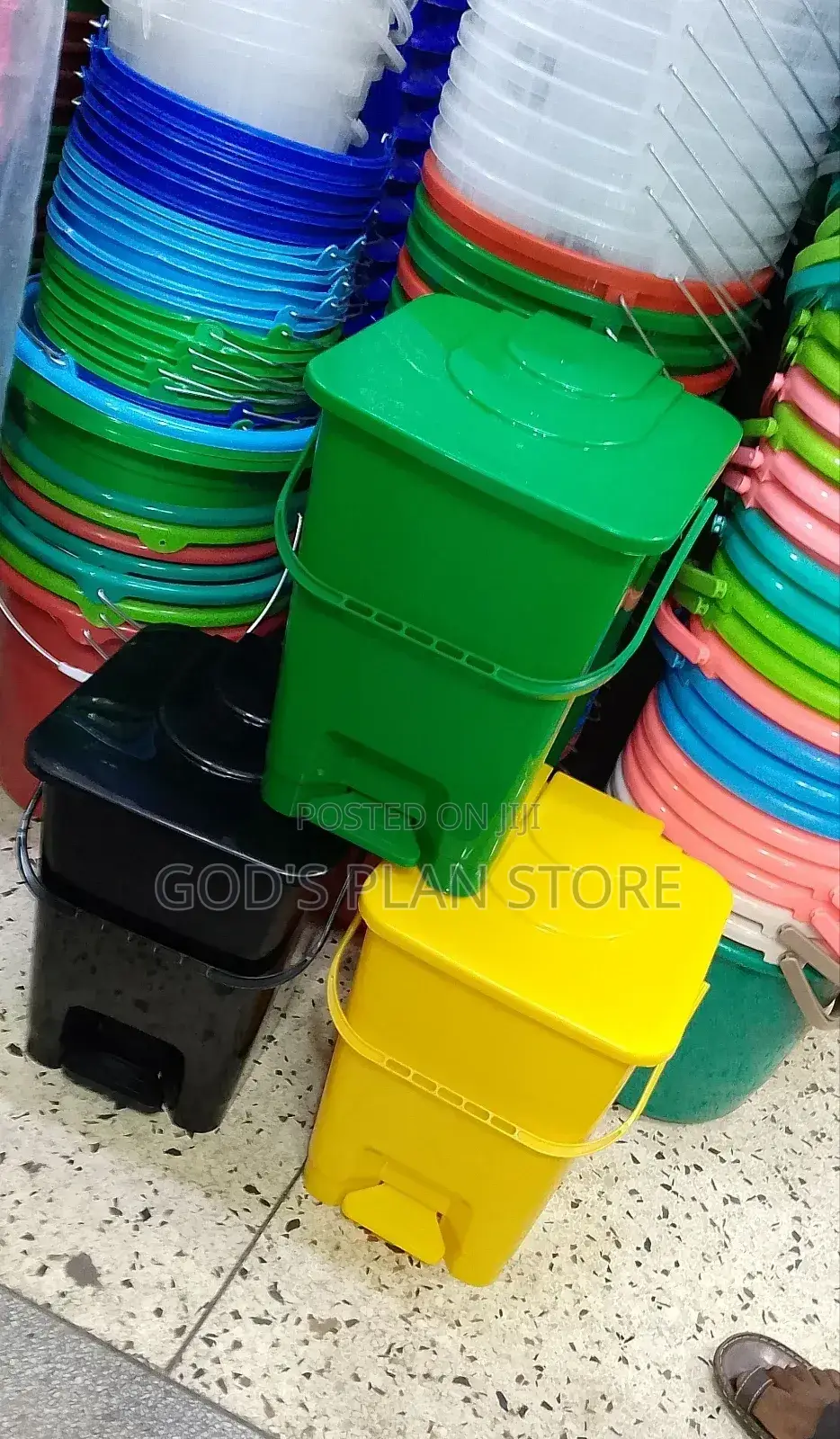 Plastic Pedal Bin 20litres (Step On)