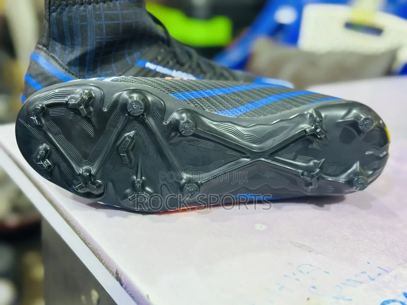 Football Shoes Long Neck (Original Material)