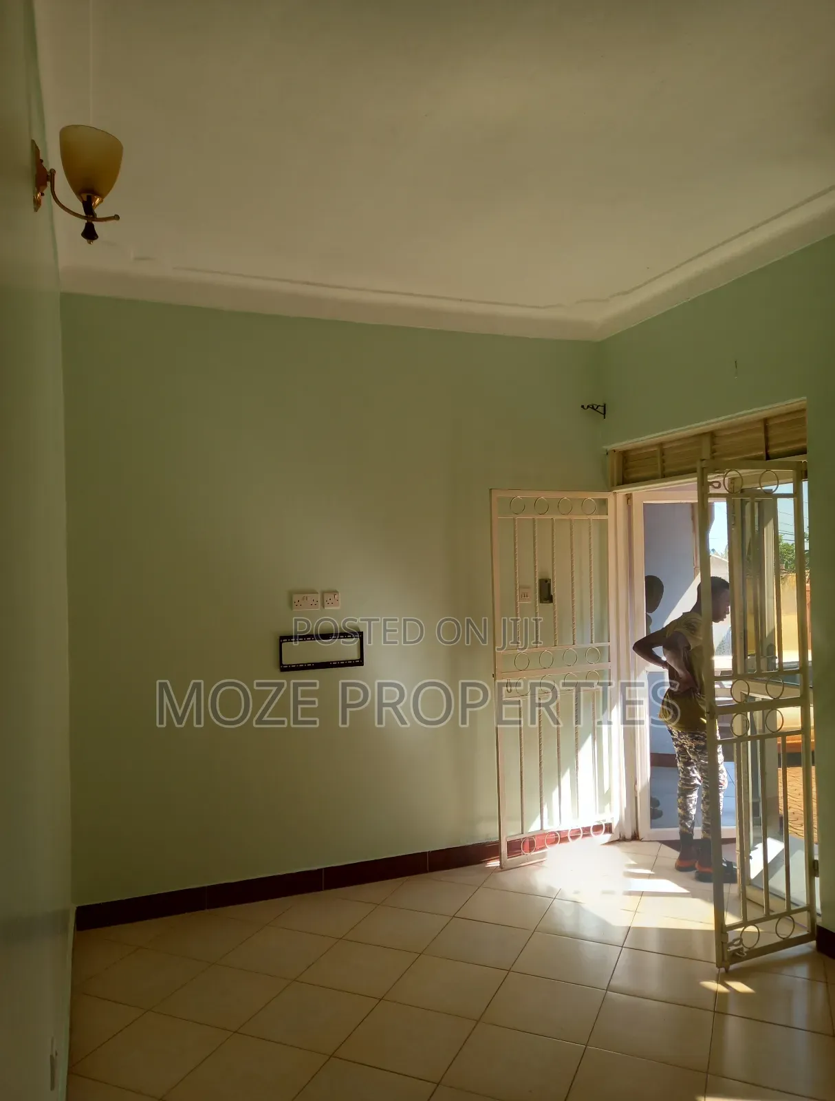 1bdrm Bungalow in Mutungo, Central Division for rent