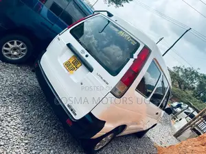 Photo - Toyota Noah 2008 White