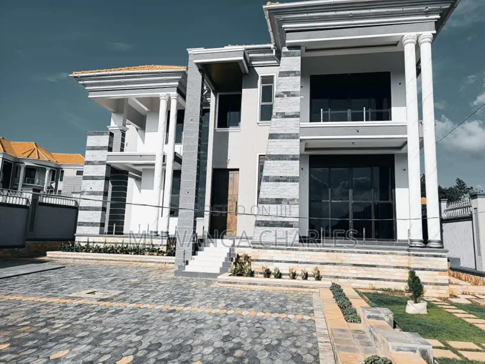 5bdrm Duplex in Fs Properties Ltd, Kira for sale
