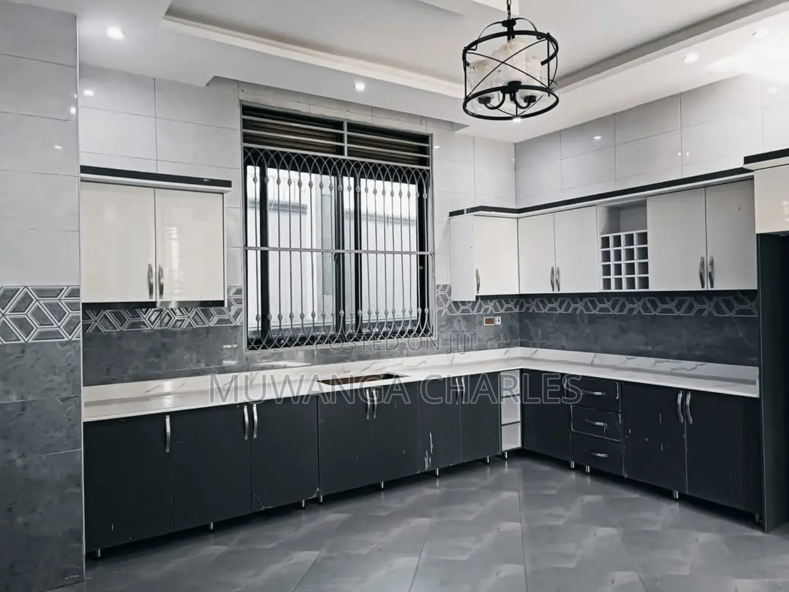 5bdrm Duplex in Fs Properties Ltd, Kira for sale