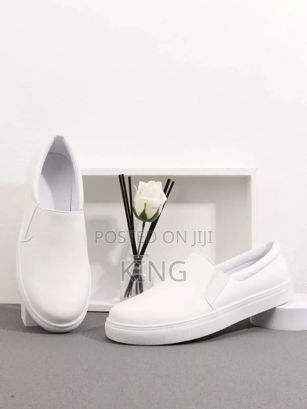 Vibrant Simple Moccasin Sneakers
