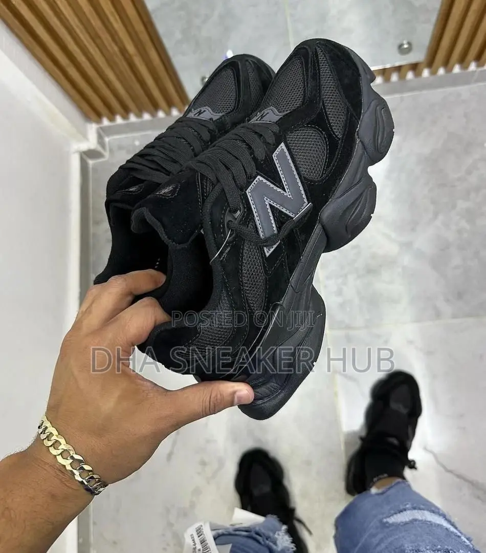 New Balance 9060 in Black
