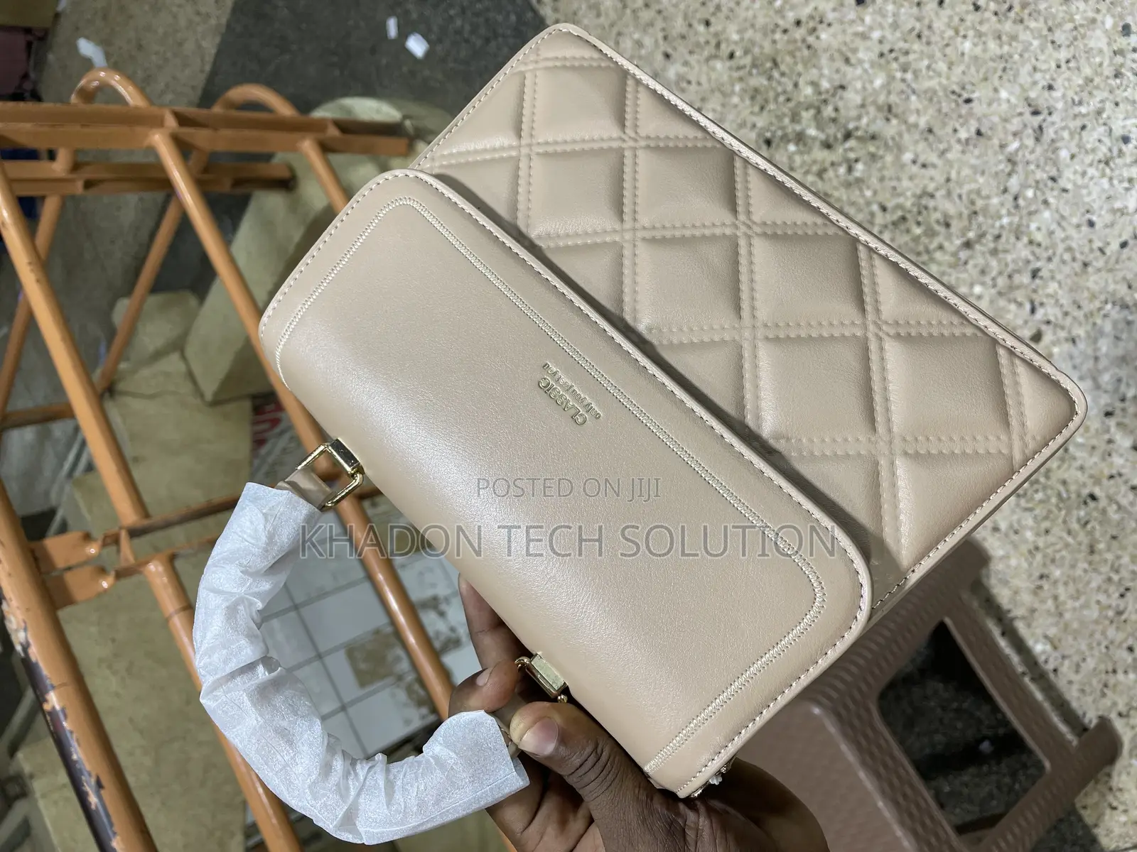 Ladies Clean Piece