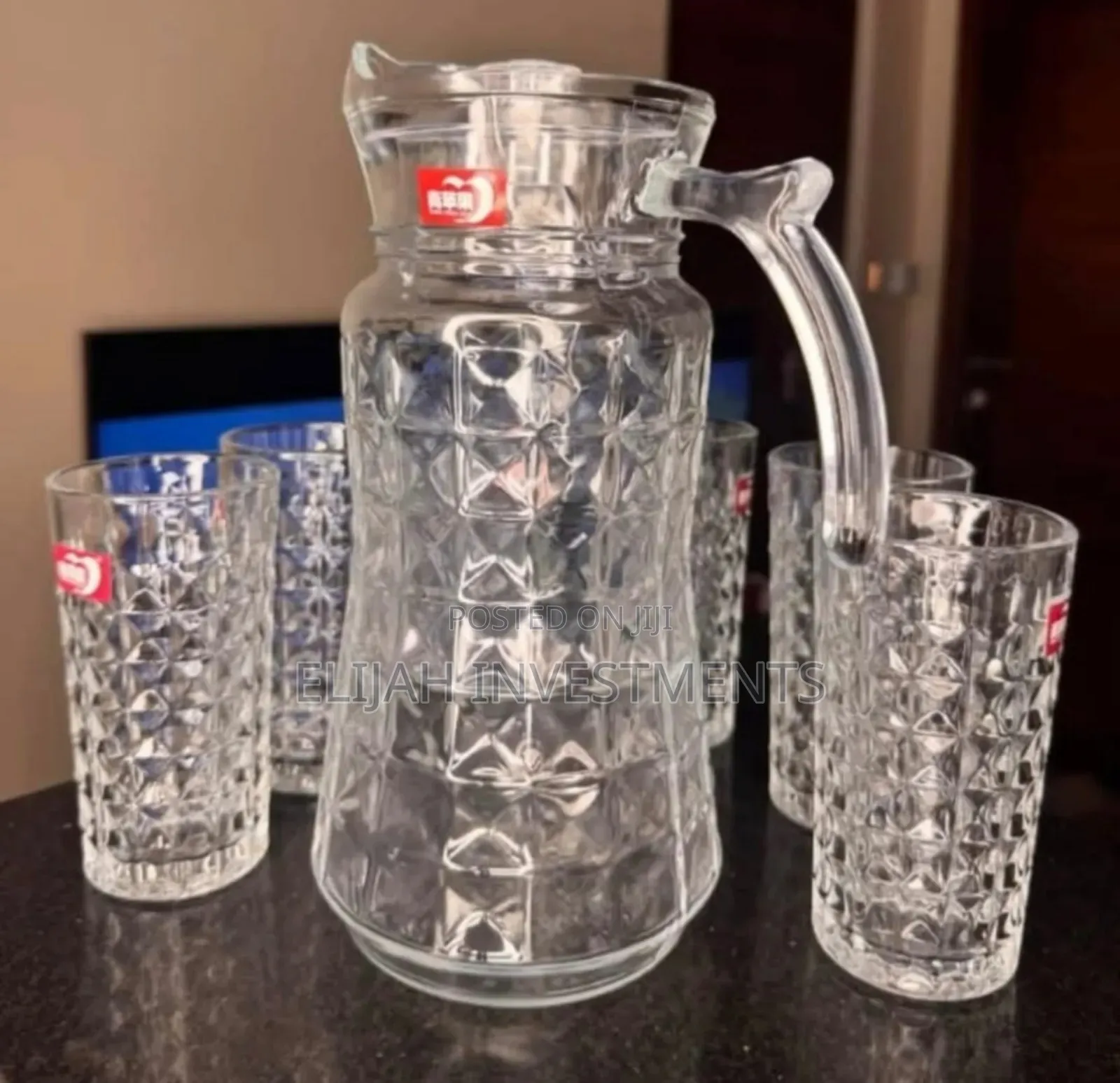 Elegant Crystal Clear Glass Jug