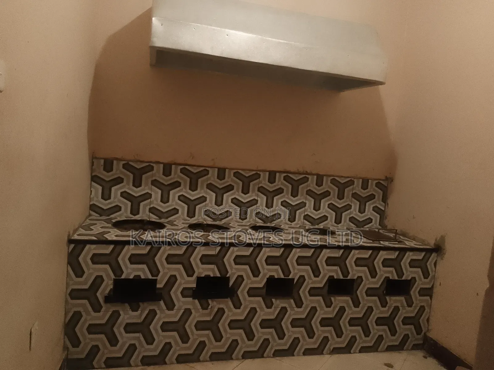 Energy Saving Charcoal/Firewood Stove With a Chimney