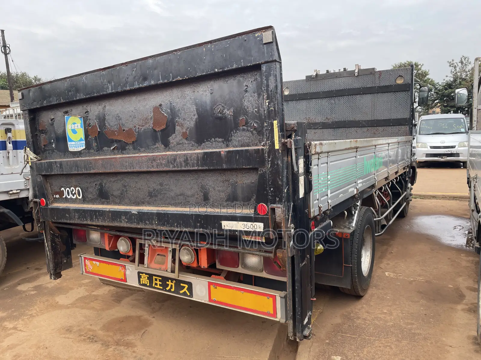 Hino Truck Short