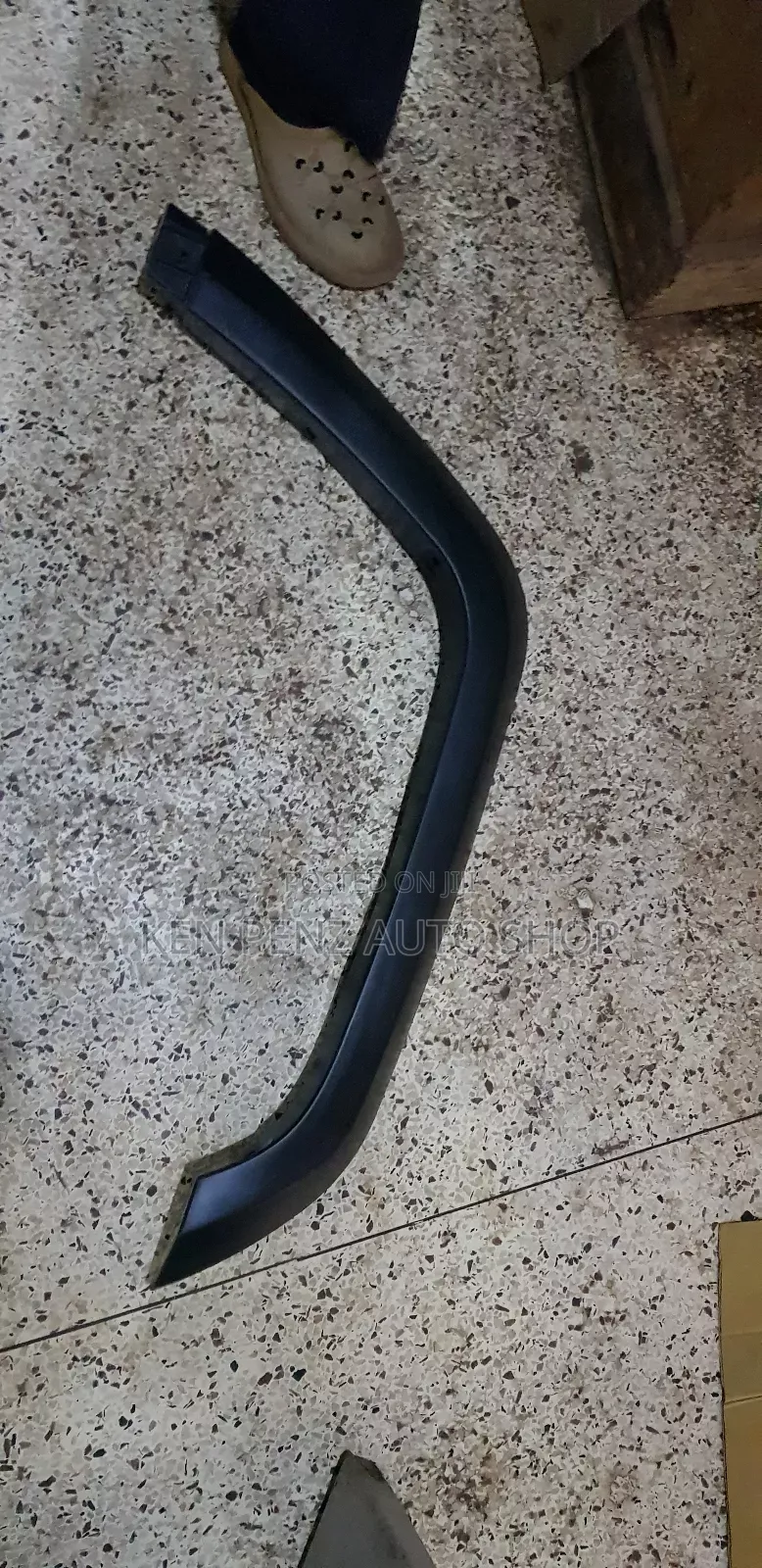 Front Landcruiser 2 Fender Mouldings