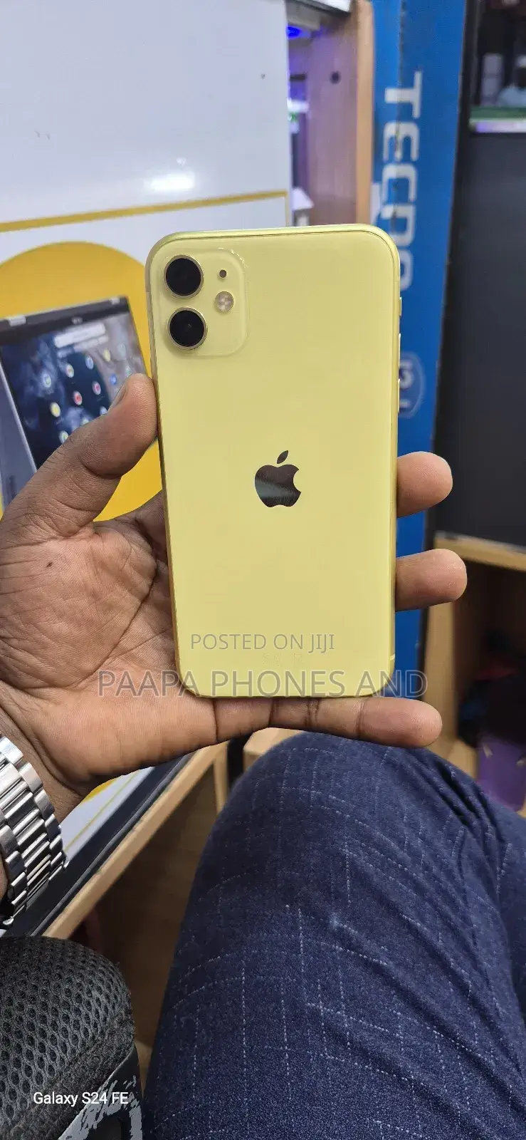 Apple iPhone 11 64 GB Yellow