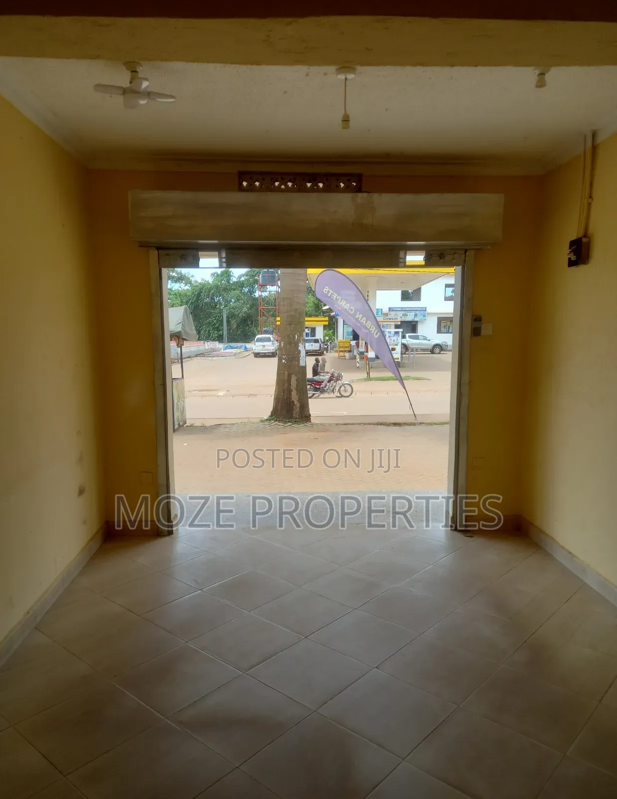Empty Shop for Rent in Kyaliwajala.