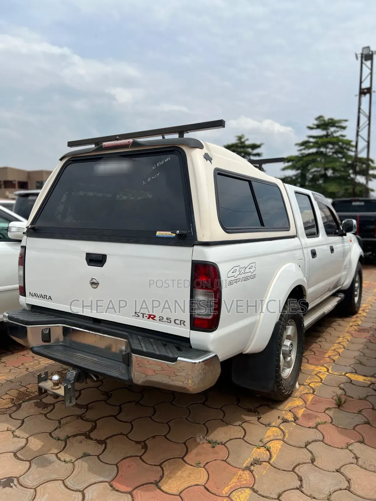 Nissan Hardbody 2015 White