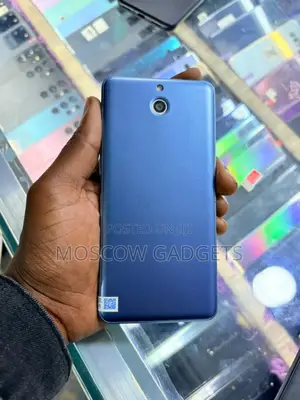 Kyocera Basio 3 KYV43 32 GB Blue