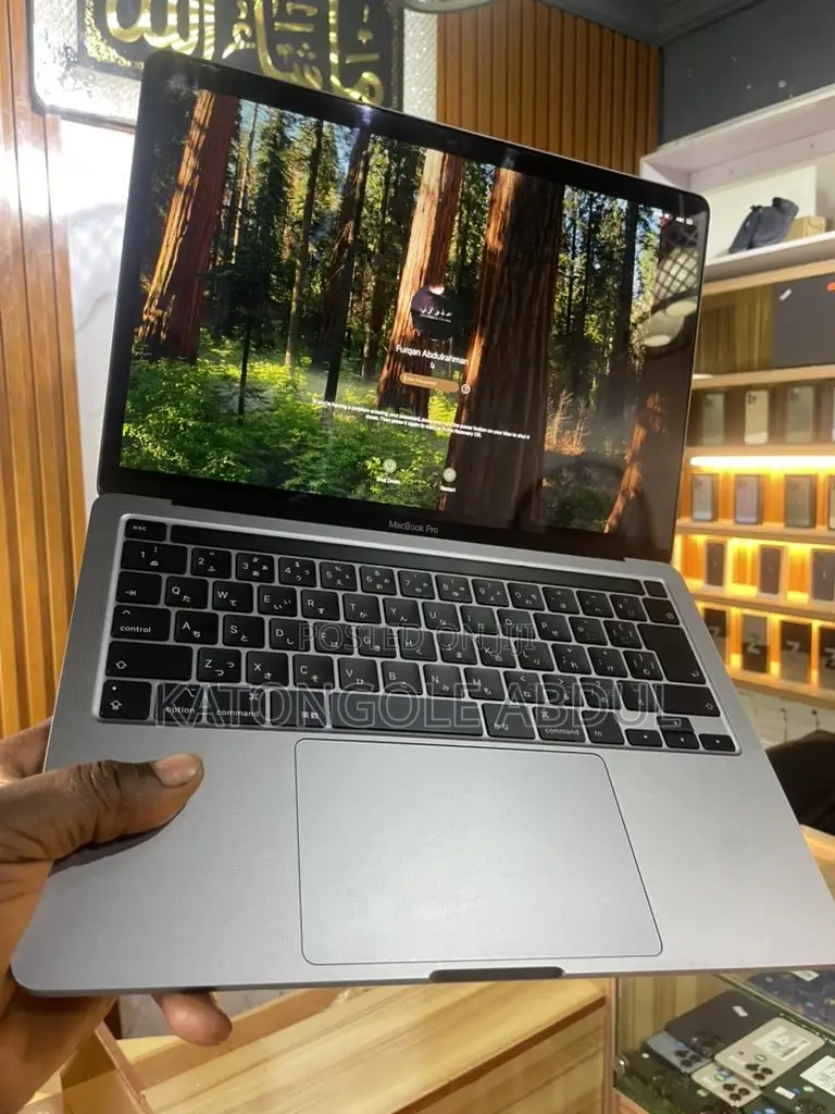 New Laptop Apple MacBook Pro 2020 16GB Intel Core I5 SSD 512GB