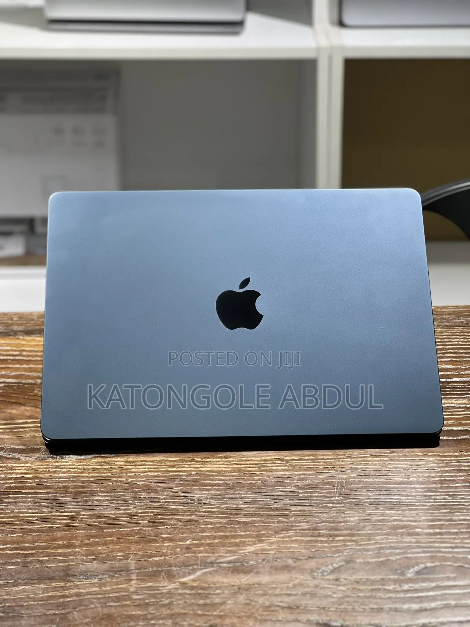 New Laptop Apple MacBook Air 8GB Intel Core M2 SSD 256GB