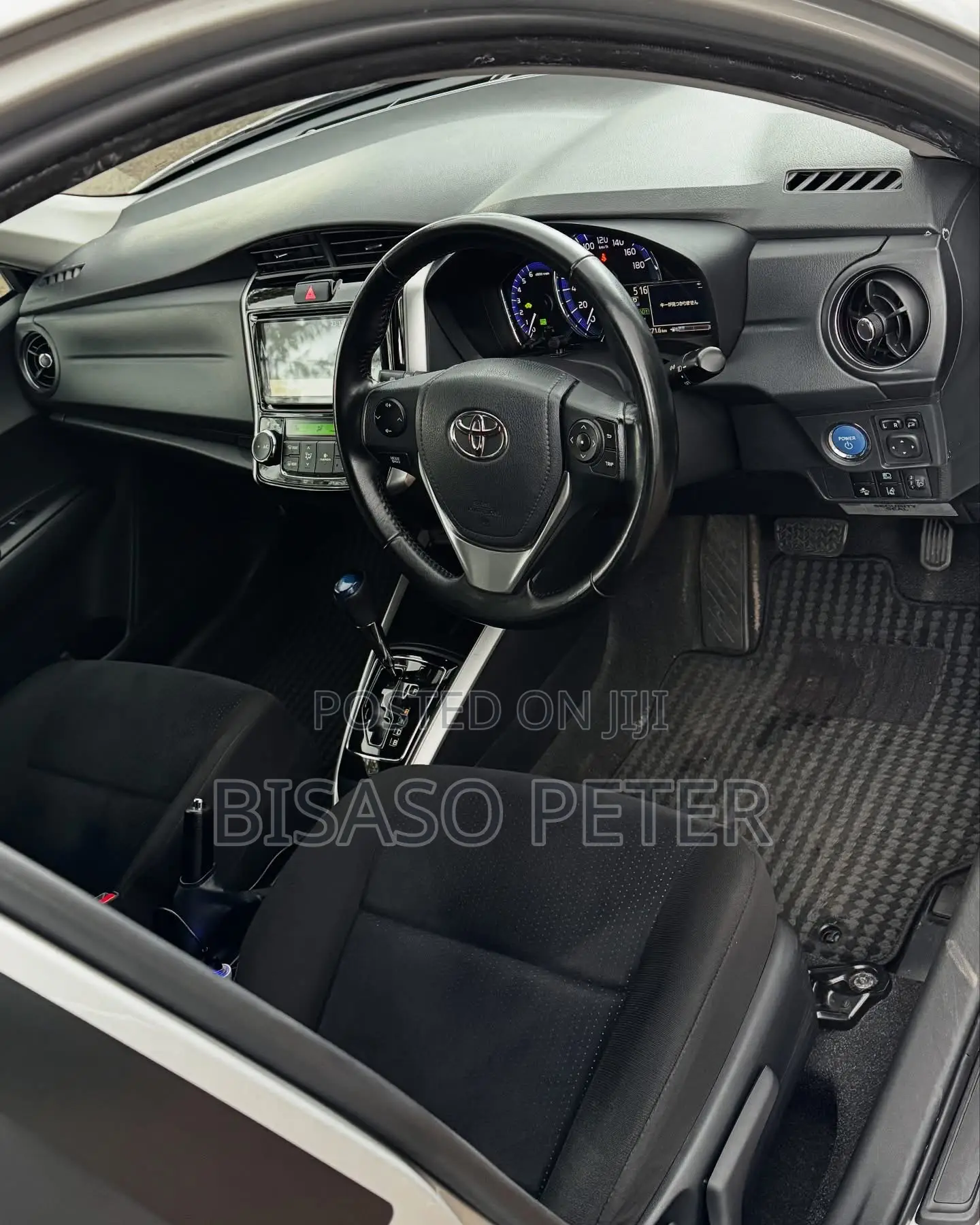 Toyota Corolla Fielder 1.5 Hybrid FWD 2017 Silver