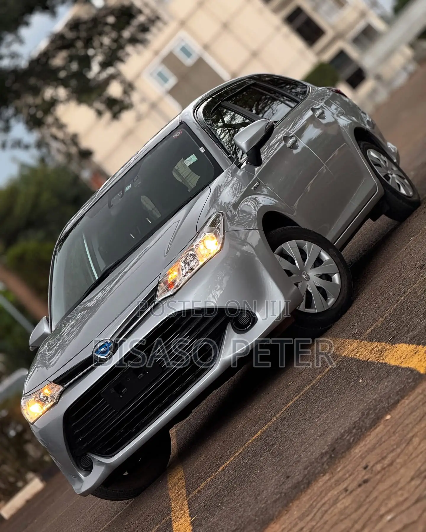 Toyota Corolla Fielder 1.5 Hybrid FWD 2017 Silver
