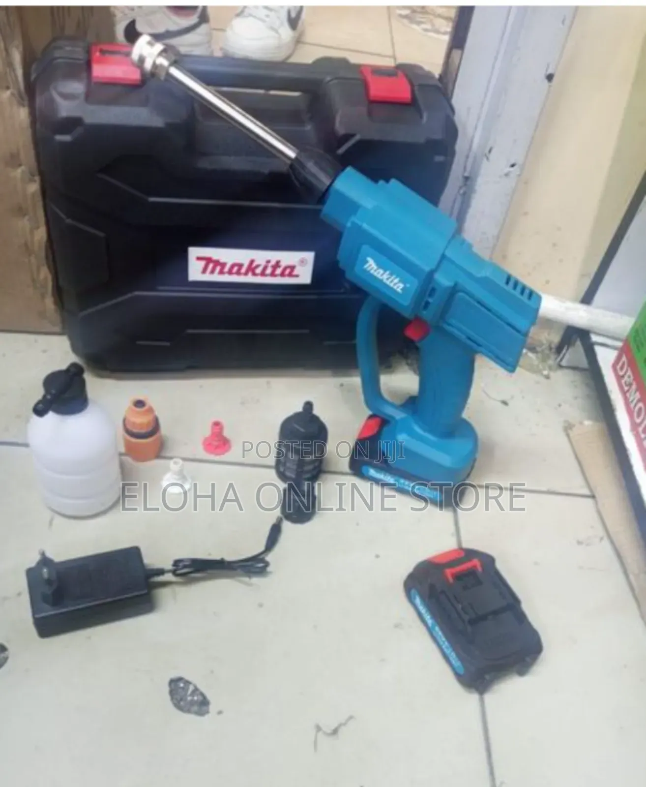 Makita Portable Cordless Car Washer