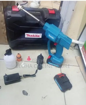 Makita Portable Cordless Car Washer