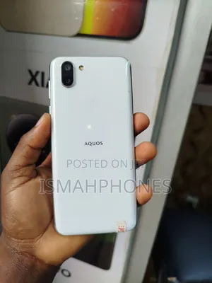 Sharp Aquos R2 64 GB White