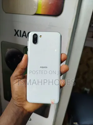 Sharp Aquos R2 64 GB White
