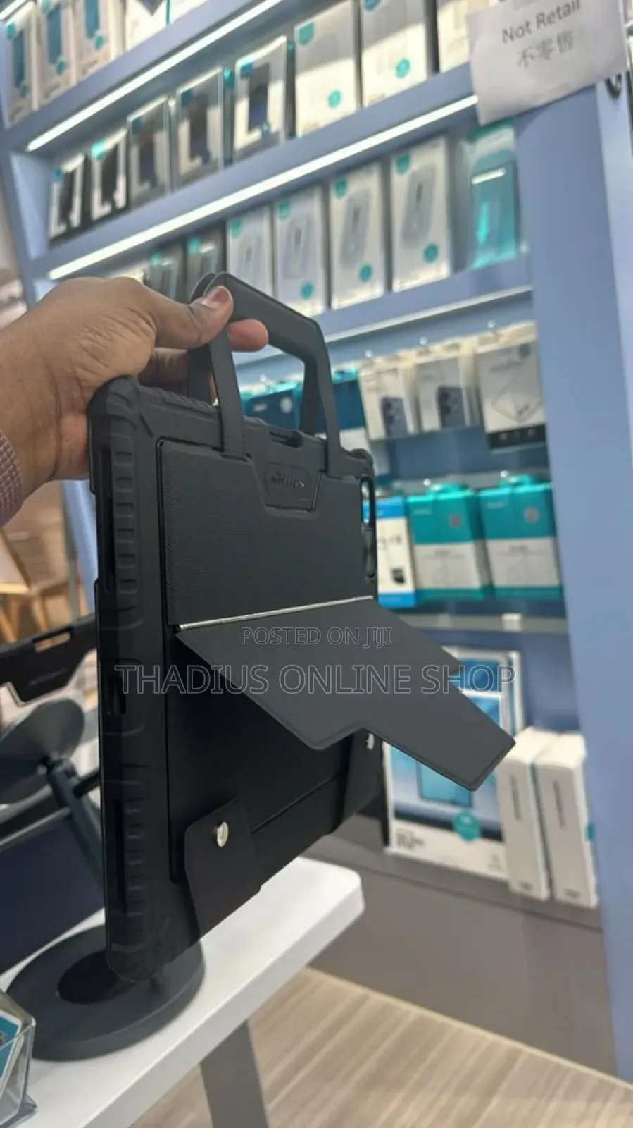 iPads Bumper Go Keyboeard Case a Nilkin Brand for iPads
