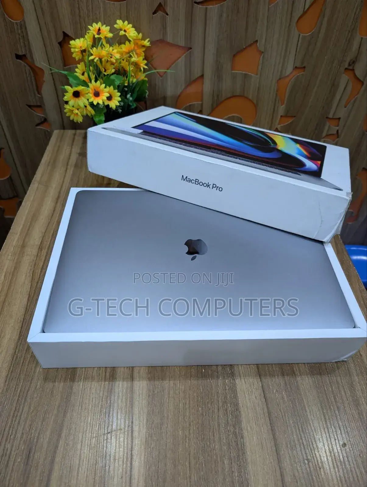 New Laptop Apple MacBook Pro 2019 16GB Intel Core I9 SSD 512GB