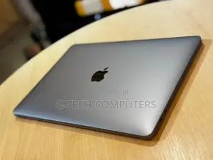 New Laptop Apple MacBook Pro 2017 8GB Intel Core I5 SSD 256GB