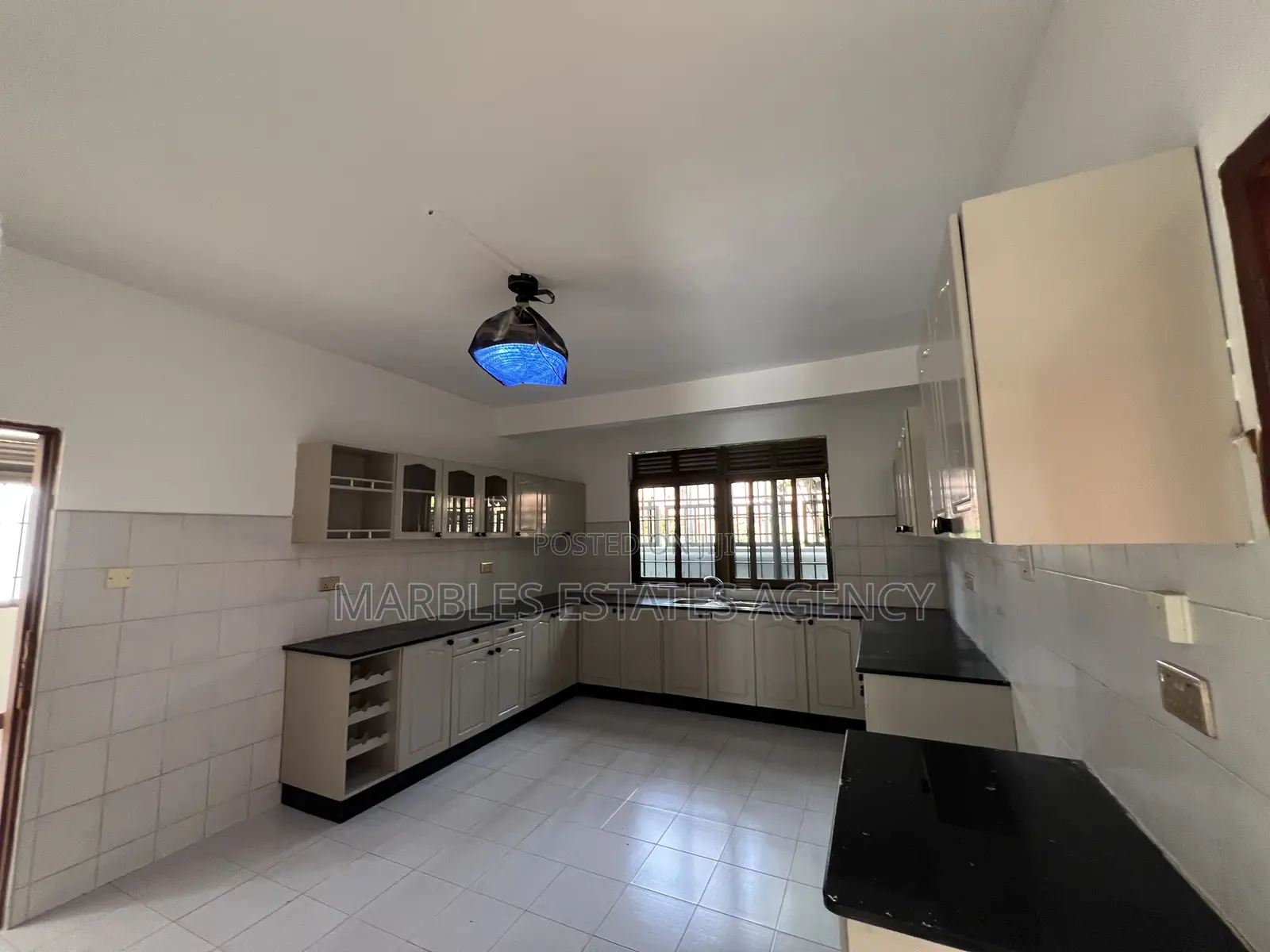 3bdrm House in Kololo, Central Division for rent