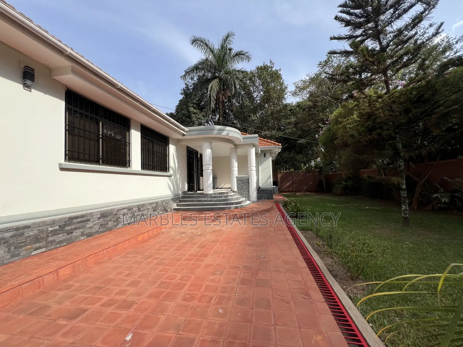 3bdrm House in Kololo, Central Division for rent