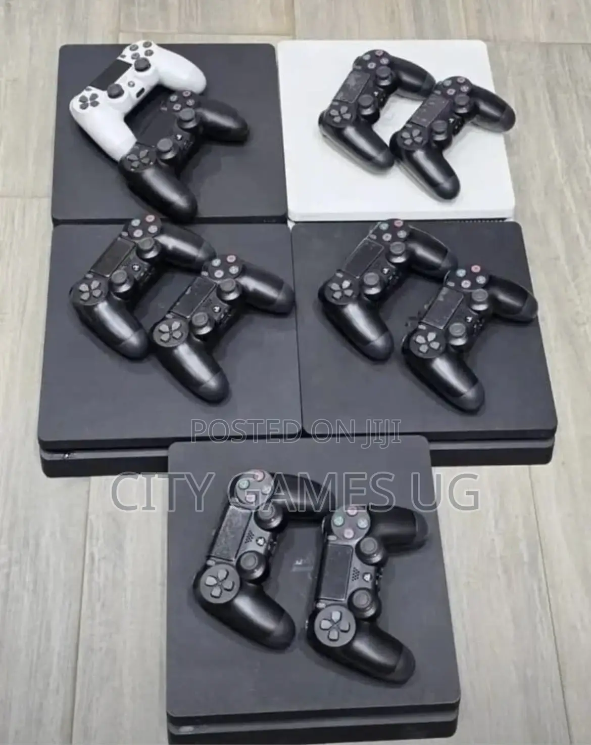 Ps4 Slim/ 2 Gamepads