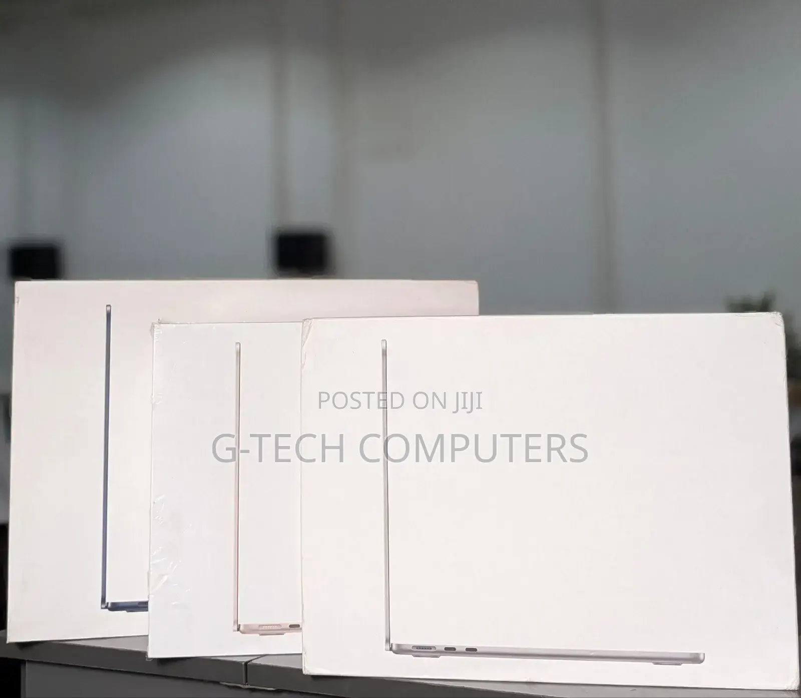 New Laptop Apple MacBook Pro 2022 M2 16GB Apple M2 SSD 512GB