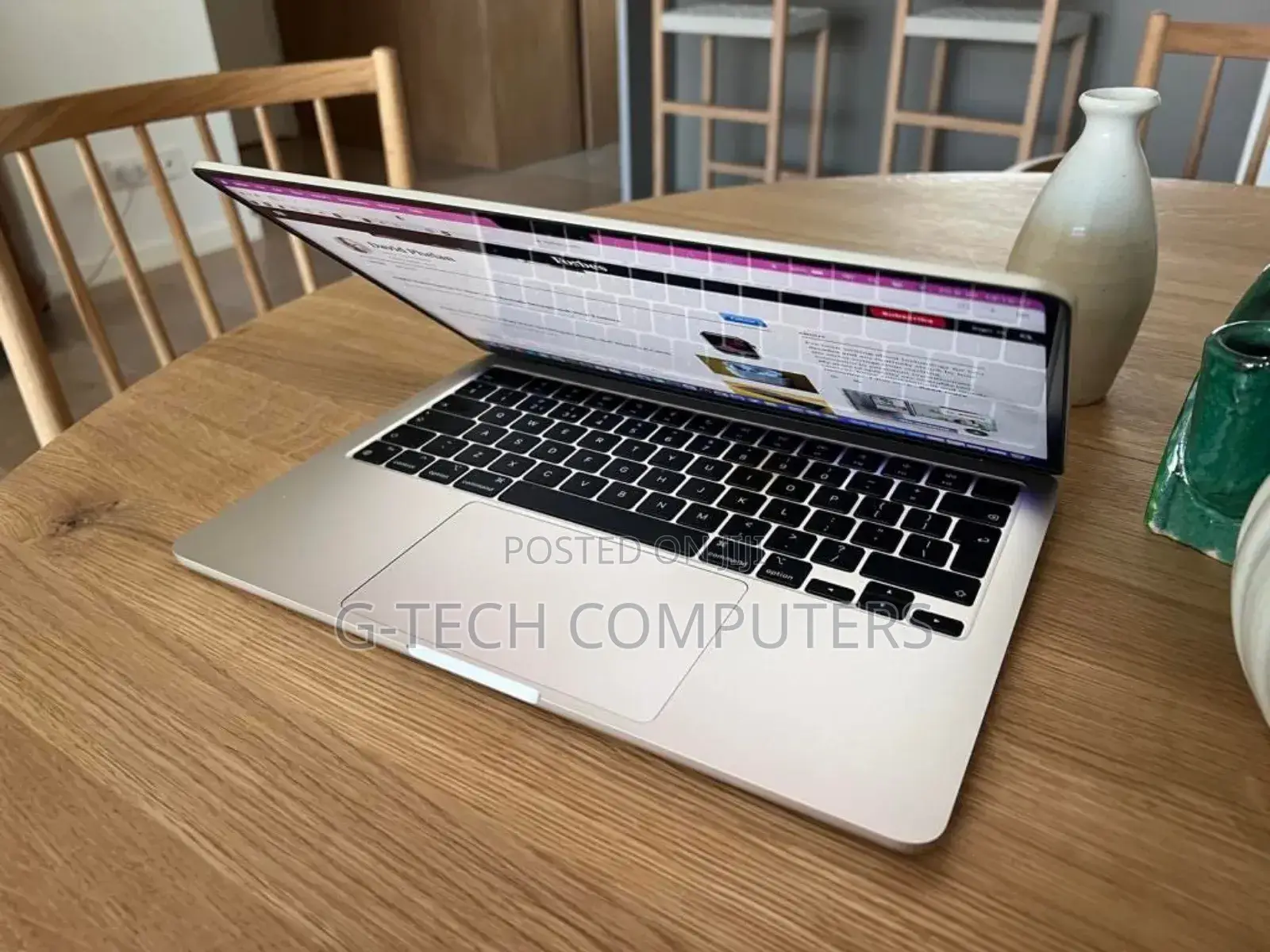 New Laptop Apple MacBook Pro 2022 M2 16GB Apple M2 SSD 512GB