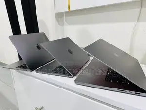 New Laptop Apple MacBook Pro 2022 M2 16GB Apple M2 SSD 512GB