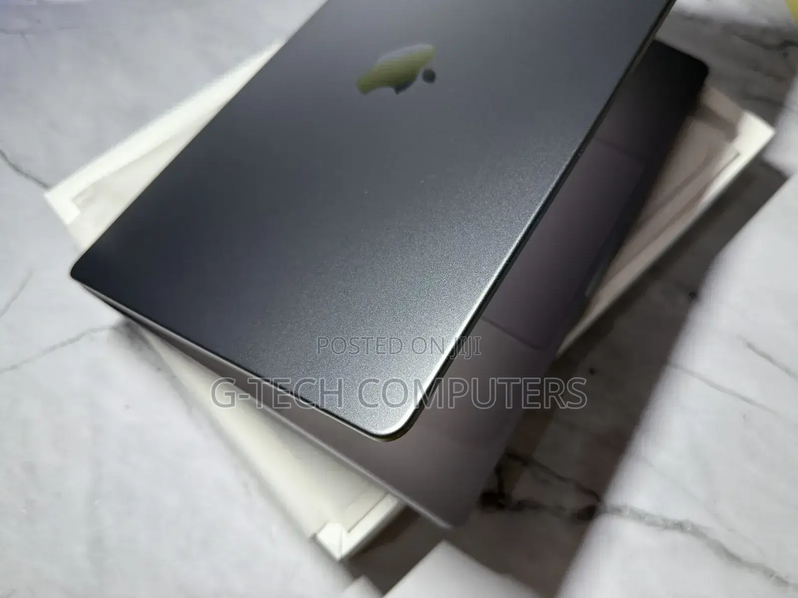 New Laptop Apple MacBook Pro 8GB Apple M1 SSD 512GB