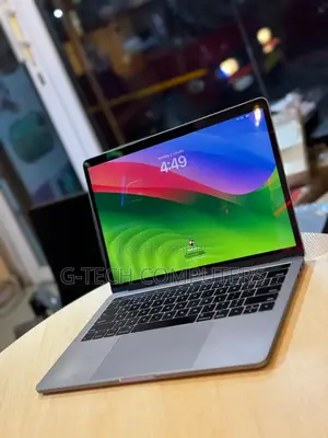 New Laptop Apple MacBook Pro 2017 16GB Intel Core I7 SSD 512GB