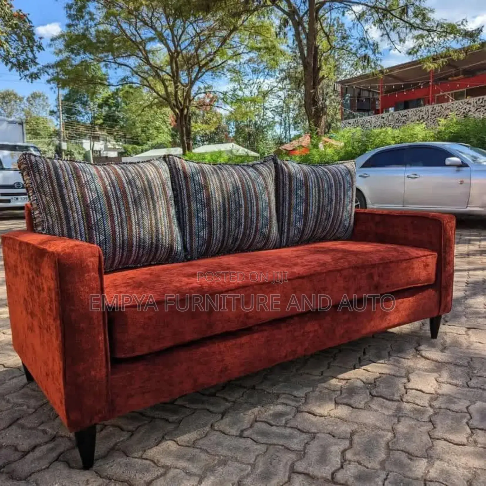Wanjala Sofa Classic