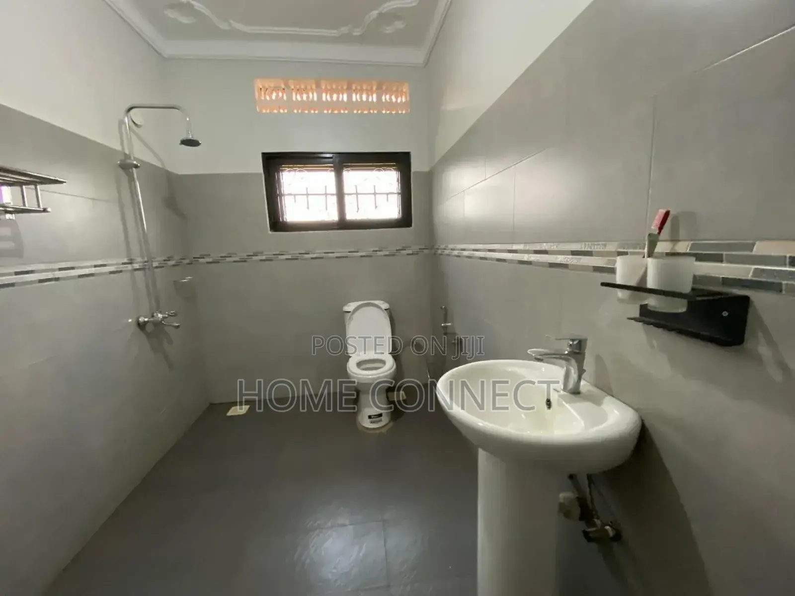 3bdrm Apartment in Kira Mamerito Rd, Central Division for rent