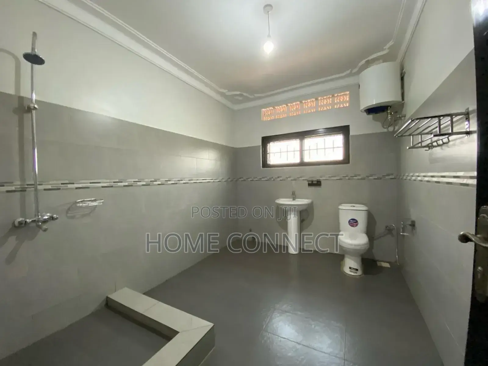 3bdrm Apartment in Kira Mamerito Rd, Central Division for rent