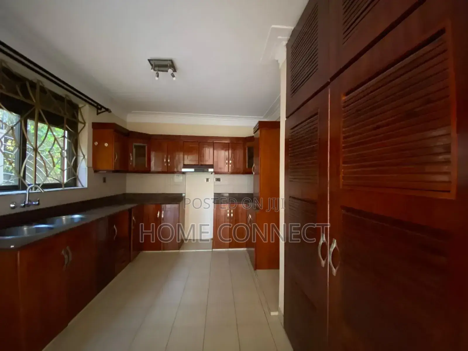 2bdrm Apartment in Muyenga, Central Division for rent