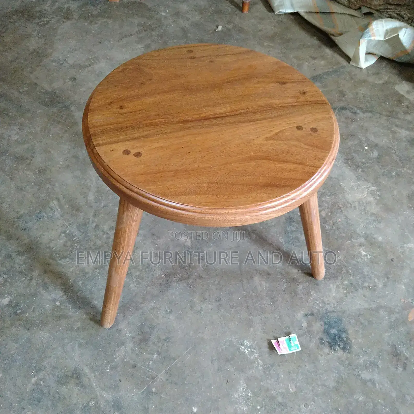 Mugaviu Centre Table