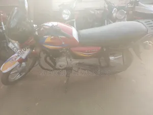 Bajaj Boxer 125 2022 Red
