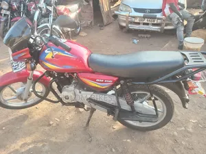 Bajaj Boxer 125 2024 Red