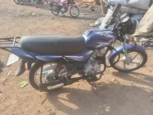 Bajaj Boxer 125 2023 Blue