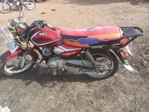TVS HLX 125 2022 Red