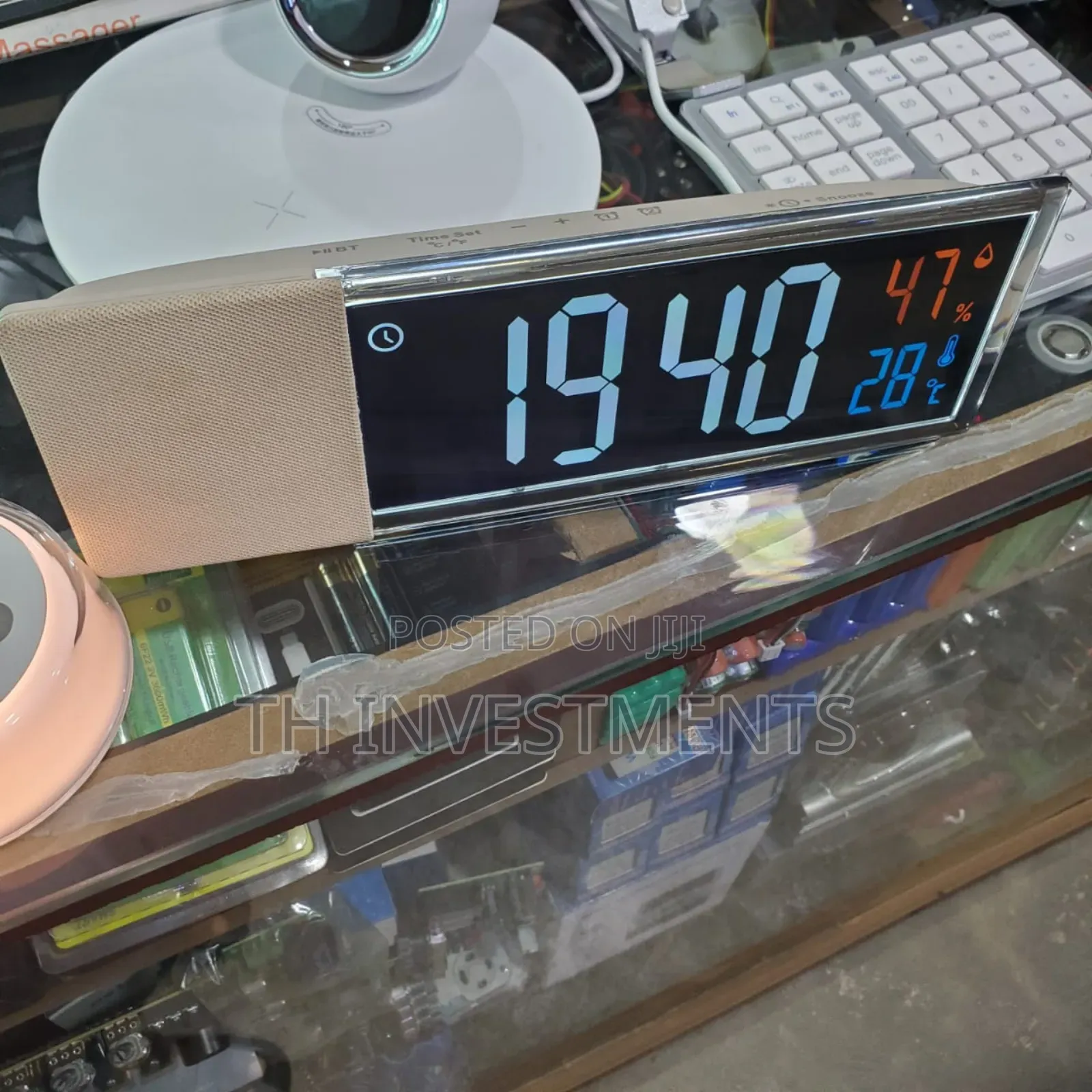 Digital Alarm Clock With Wireles Charging, Smart Alarm Clock