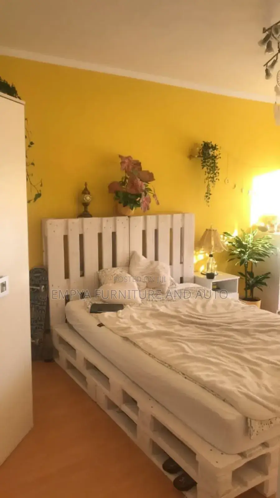 Pallet Master Bed Whit