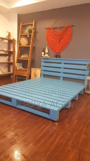 Pallet Manster Wood