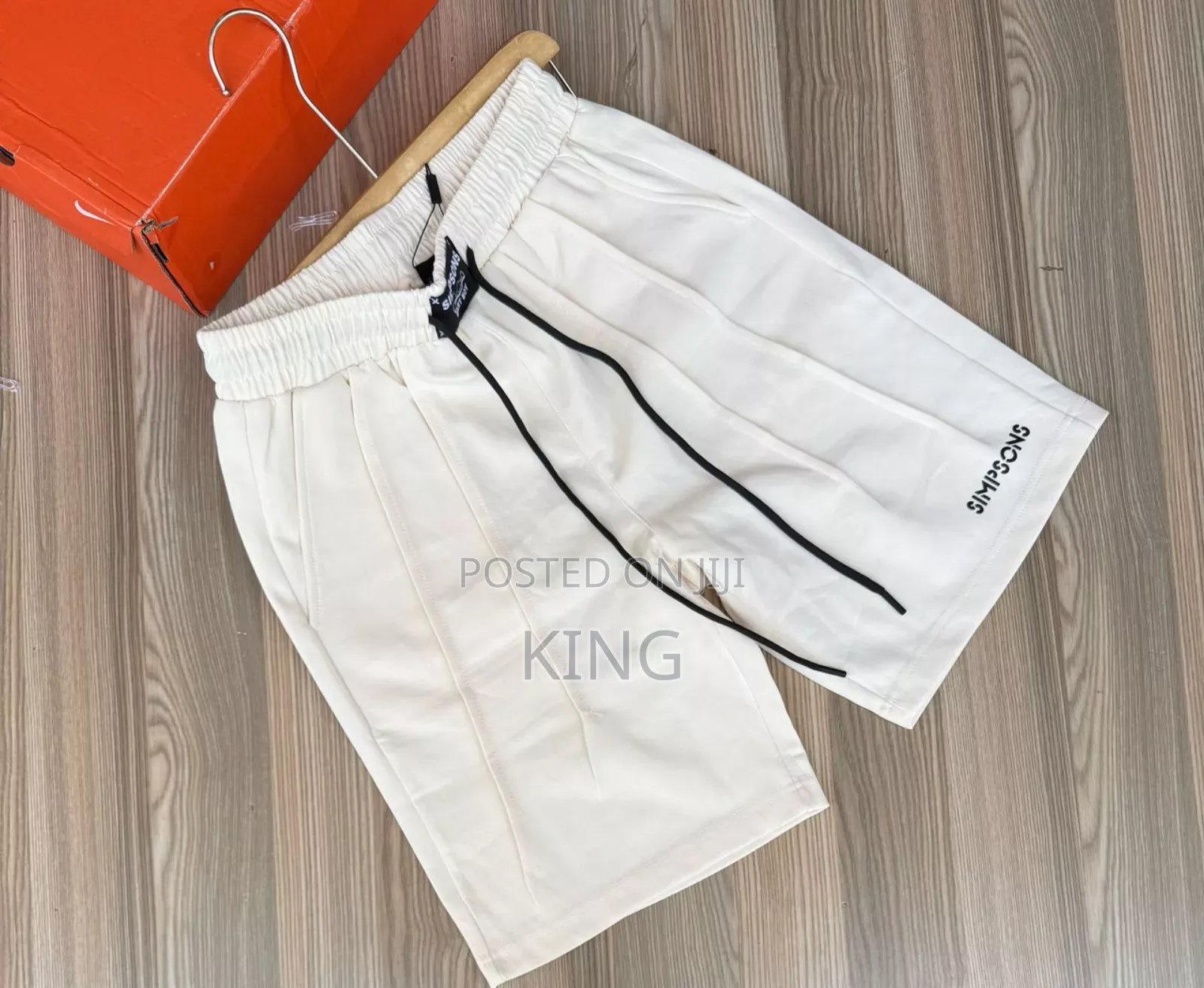 Color -Blocked Tend Shorts